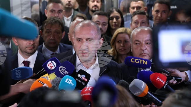 Албанските медии пишат за победата на Румен Радев и „Прогресивна България“ на изборите в България