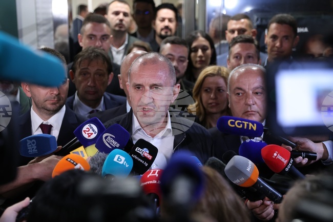 Победихме апатията, но недоверието в българската политика все още е голямо, каза лидерът на "Прогресивна България" Румен Радев