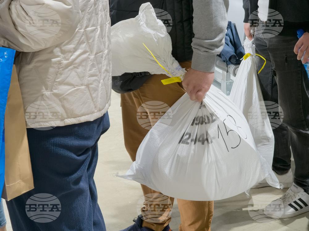 Бургас - предсрочни парламентарни избори - предаване на изборни книжа