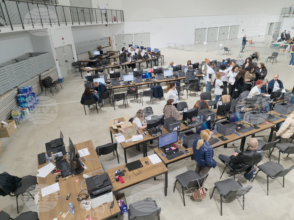 Бургас - предсрочни парламентарни избори - предаване на изборни книжа