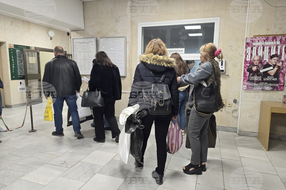 Ловеч - предсрочни парламентарни избори - РИК - предаване на изборни книжа