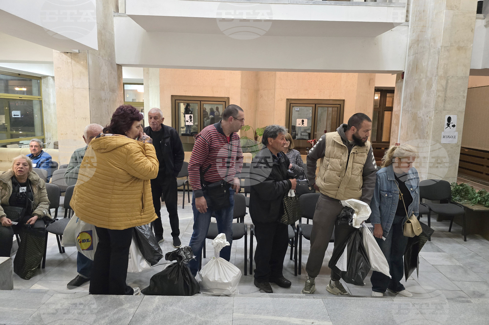 Ловеч - предсрочни парламентарни избори - РИК - предаване на изборни книжа