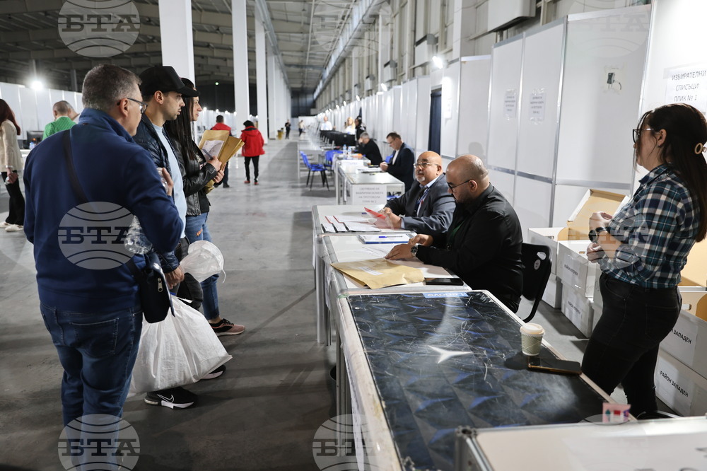 Пловдив - предсрочни парламентарни избори - РИК 16 - предаване на изборни книжа