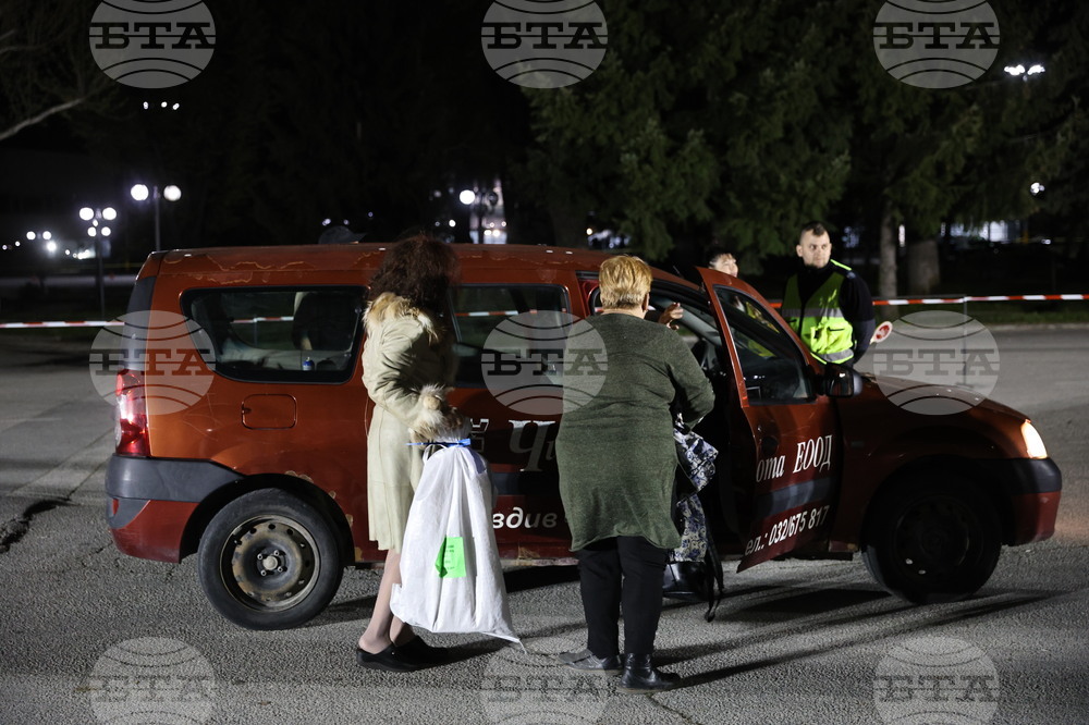 Пловдив - предсрочни парламентарни избори - РИК 16 - предаване на изборни книжа