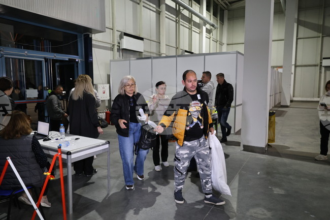 Пловдив - предсрочни парламентарни избори - РИК 16 - предаване на изборни книжа