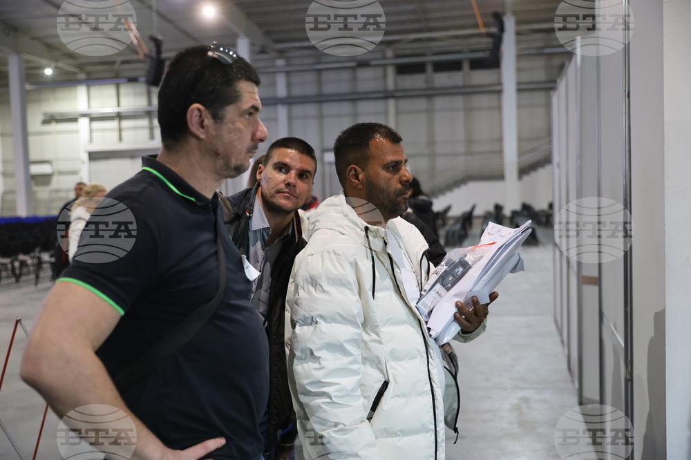 Пловдив - предсрочни парламентарни избори - РИК 16 - предаване на изборни книжа