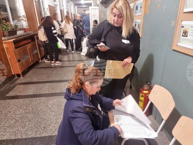 Ямбол - предсрочни парламентарни избори - РИК - предаване на изборни книжа