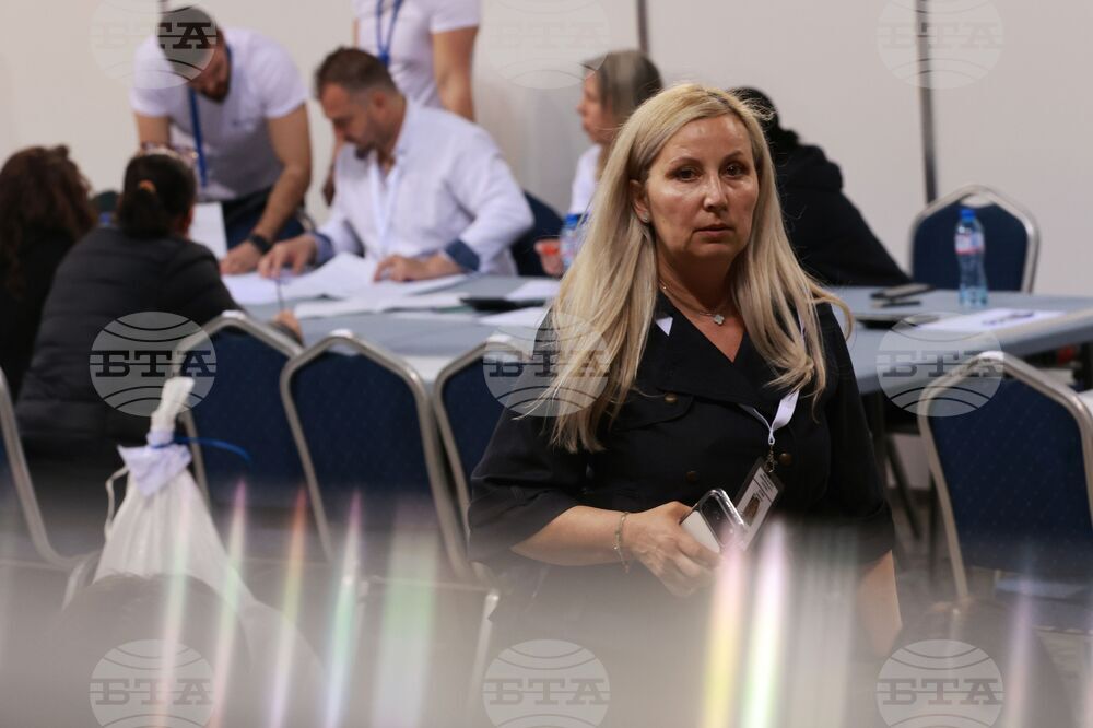 Зала „Арена 8888 София“ - изборни книжа - Полина Витанова