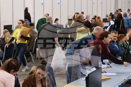 Зала „Арена 8888 София“ - изборни книжа - предаване