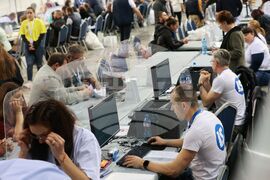 Зала „Арена 8888 София“ - изборни книжа - предаване