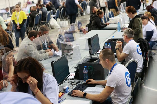 Приемането на протоколите на секционните комисии не върви бързо, според председателите на 23-та и 25-та Районна избирателна комисия 