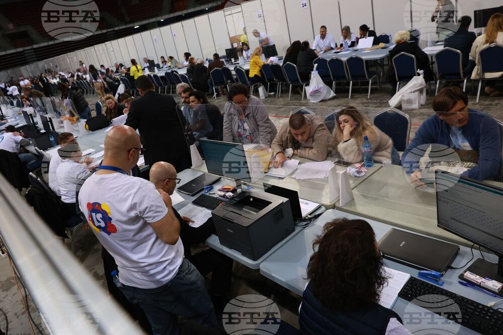 Зала „Арена 8888 София“ - изборни книжа - предаване