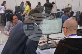 Зала „Арена 8888 София“ - изборни книжа - предаване