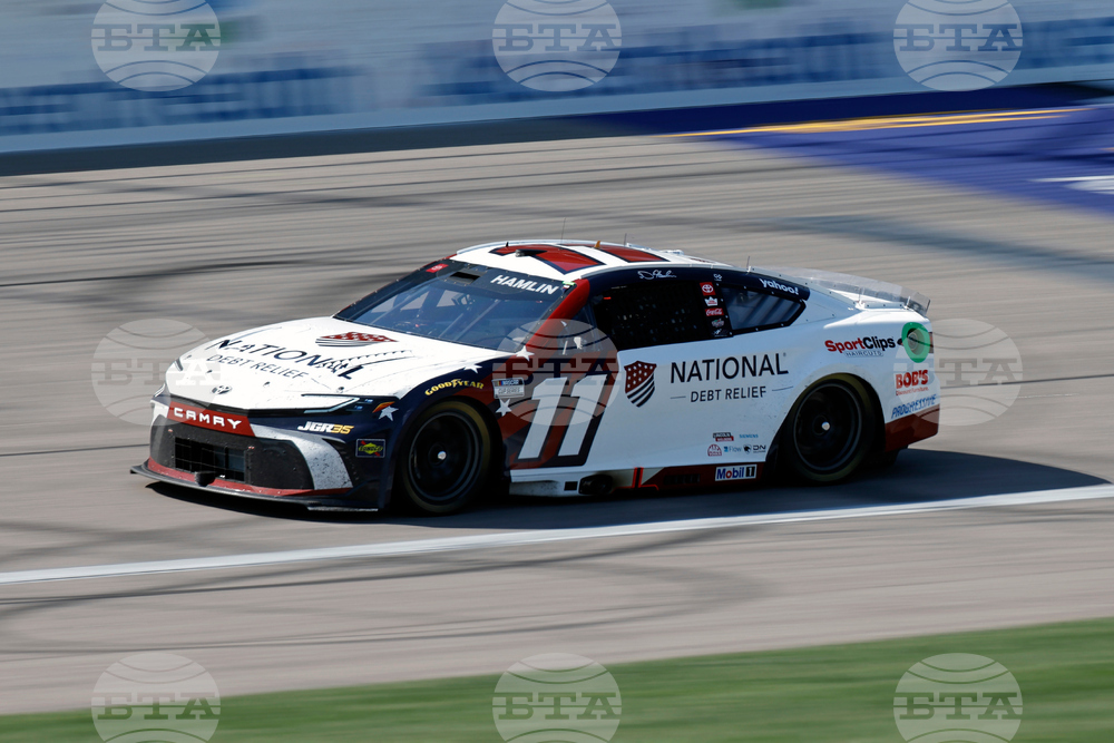 NASCAR Kansas Auto Racing