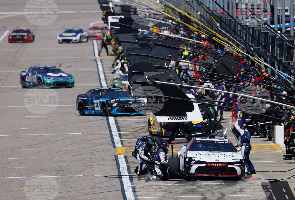 NASCAR Kansas Auto Racing