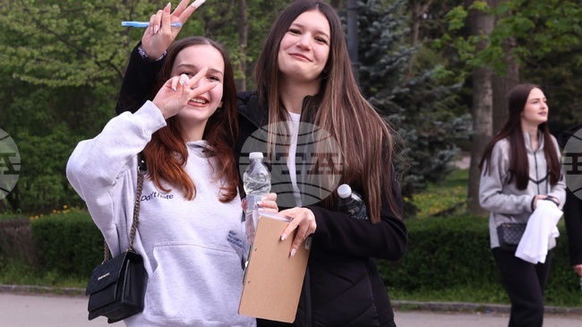 Над 500 деца се впуснаха в едно различно пътуване из историята с образователната игра „По стъпките на героите“, написа столичният кмет Васил Терзиев