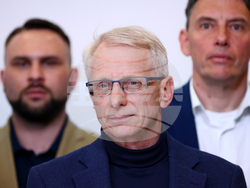 „Продължаваме промяната - Демократична България“ - предсрочни парламентарни избори - изявления