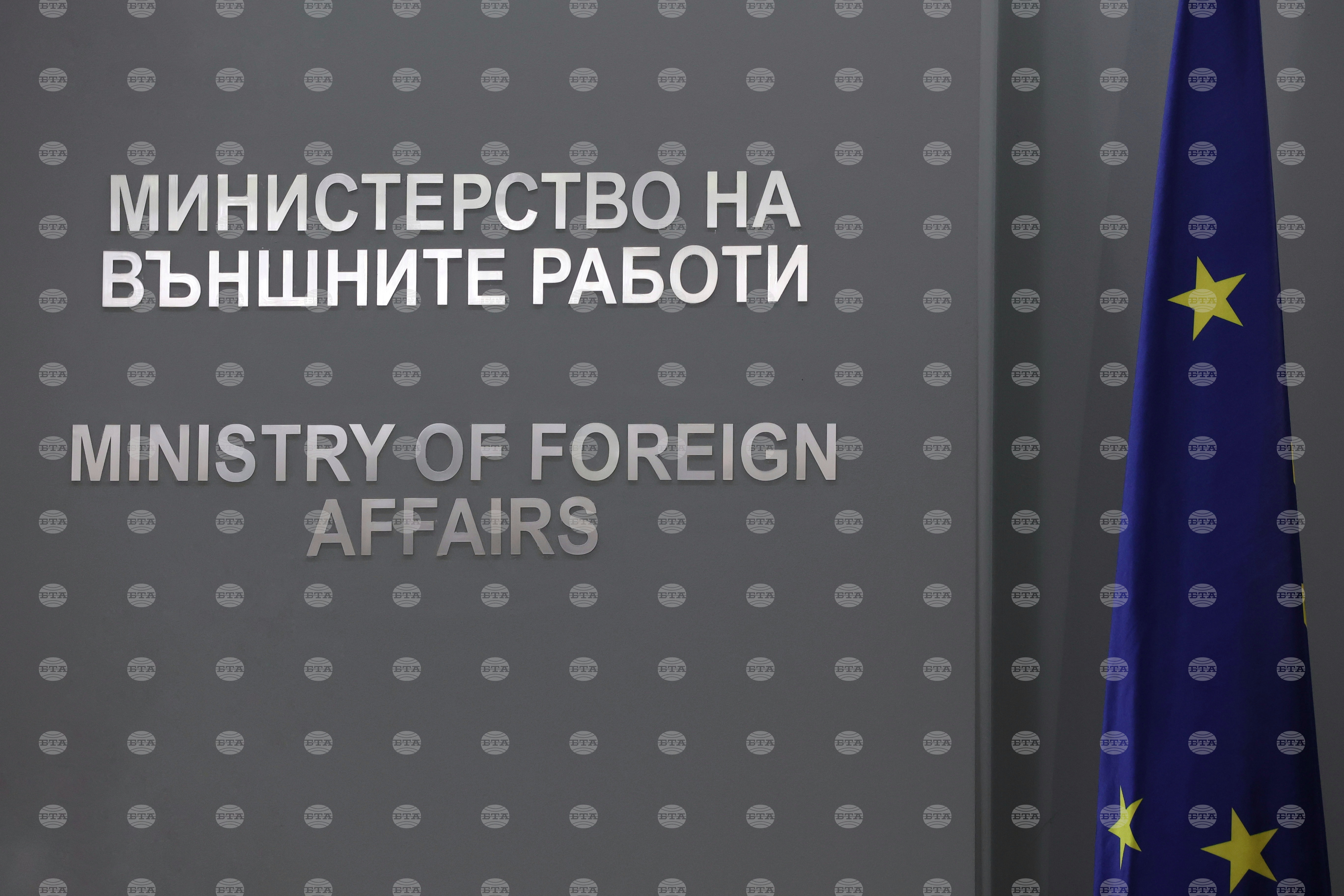Очаква се до 12 август множество полети да бъдат отменени или отложени заради тайфуна "Делфин" в Китай, предупреждава МВнР