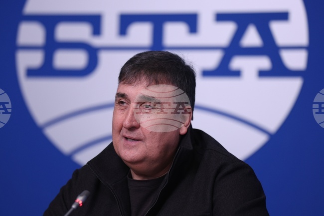 Веселин Маринов отбелязва 45-годишна кариера със „Златна колекция“ и над 60 концерта в цялата страна