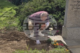 Плевен - Професионална гимназия по туризъм „Алеко Константинов“ - барелеф