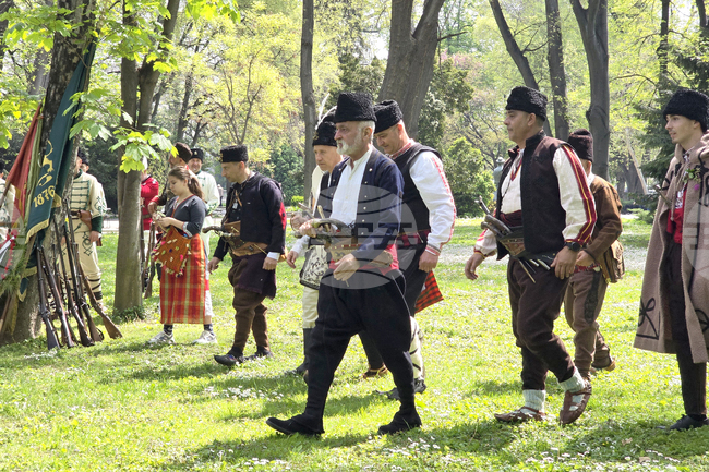 Пловдив отбеляза 150 години от избухването на Априлското въстание с тържествено шествие и полагане на венци