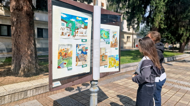 Изложба, посветена на 150-ата годишнина от Априлското въстание, представиха възпитаниците на Художественото училище в Троян