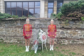 Троян - изложба по повод Априлското въстание и поднасяне на венци