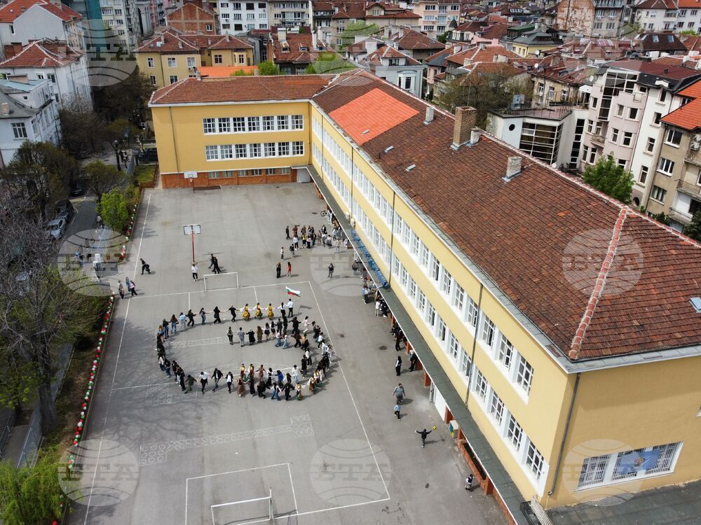 150 години от Априлското въстание - ученическа възстановка