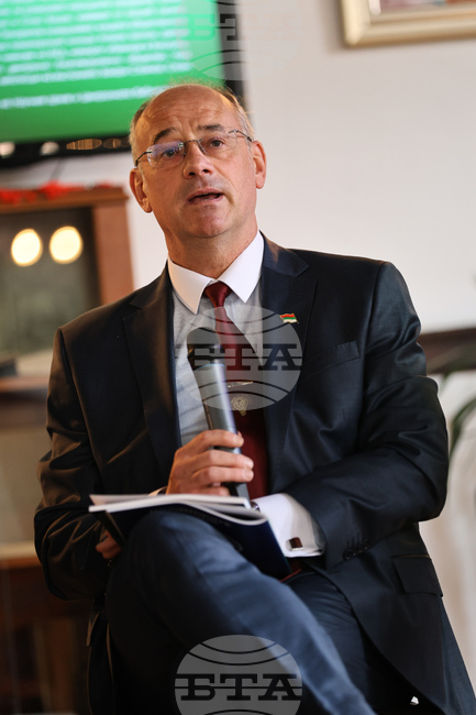 "BTA Magazine, Academy of Sciences Journal Convey Heroic Age Memory," Prof. Atanas Semov Says