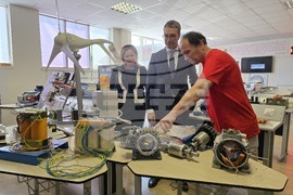 Панагюрище - Професионална гимназия „Лъчезар Цоцорков“ - STEM център