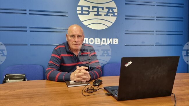 Главен организатор на въстанието в района на южните поли на Средна гора е игуменът на Калугеровския манастир архимандрит Кирил Слепов