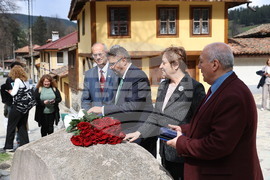 Копривщица - 150 години Априлско въстание - БТА - БАН - мост „Първа пушка“ - поднасяне на цветя