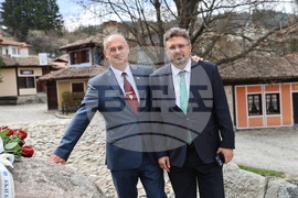 Копривщица - 150 години Априлско въстание - БТА - БАН - мост „Първа пушка“ - поднасяне на цветя