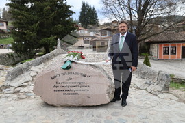 Копривщица - 150 години Априлско въстание - БТА - БАН - мост „Първа пушка“ - поднасяне на цветя