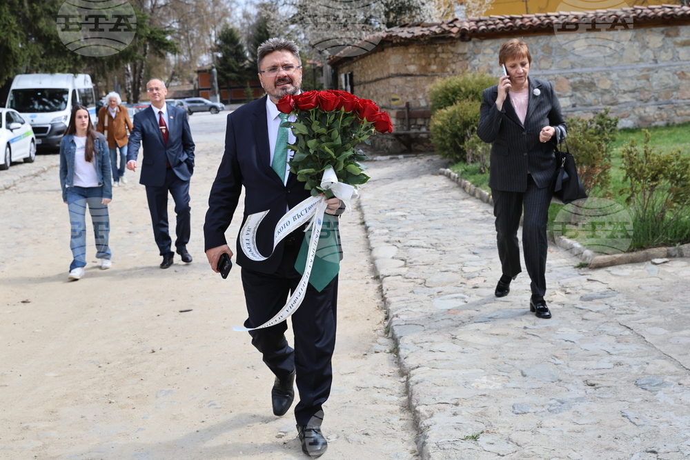 Копривщица - 150 години Априлско въстание - БТА - БАН - мост „Първа пушка“ - поднасяне на цветя