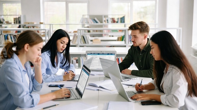 Министерството на образованието и науката започва социологическо проучване сред студенти за рейтинга на висшите училища