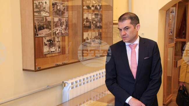 Заместник-министърът на туризма Павлин Петров посети Националната професионална гимназия по горско стопанство и дървообработване в Тетевен