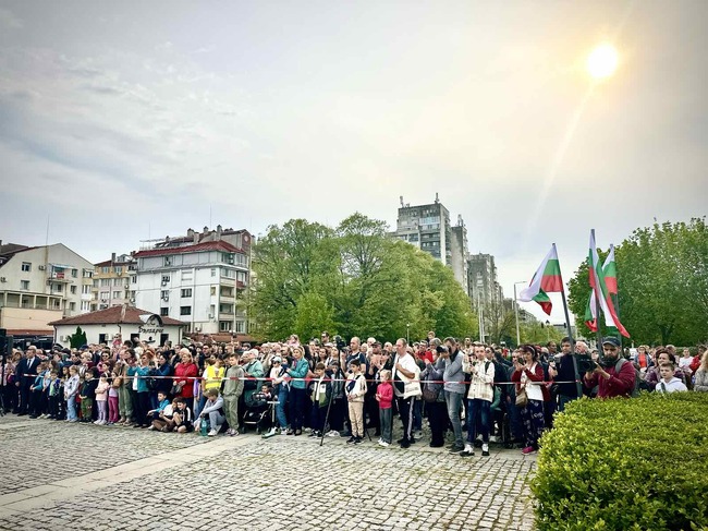  Община Русе: Русе отдаде почит на героите от Априлското въстание с впечатляваща историческа възстановка