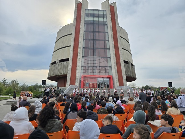 Възпитаници на Националното училище по изкуства "Панайот Пипков"– Плевен изнесоха концерт по повод 150 години от Априлското въстание