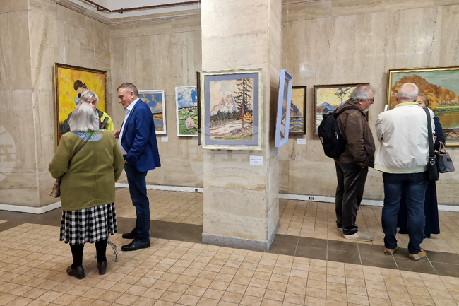 Изложбата в галерия „Алма матер“ разкрива Александър Дубовик като уникален художник и архитект, каза арх. Петър Диков