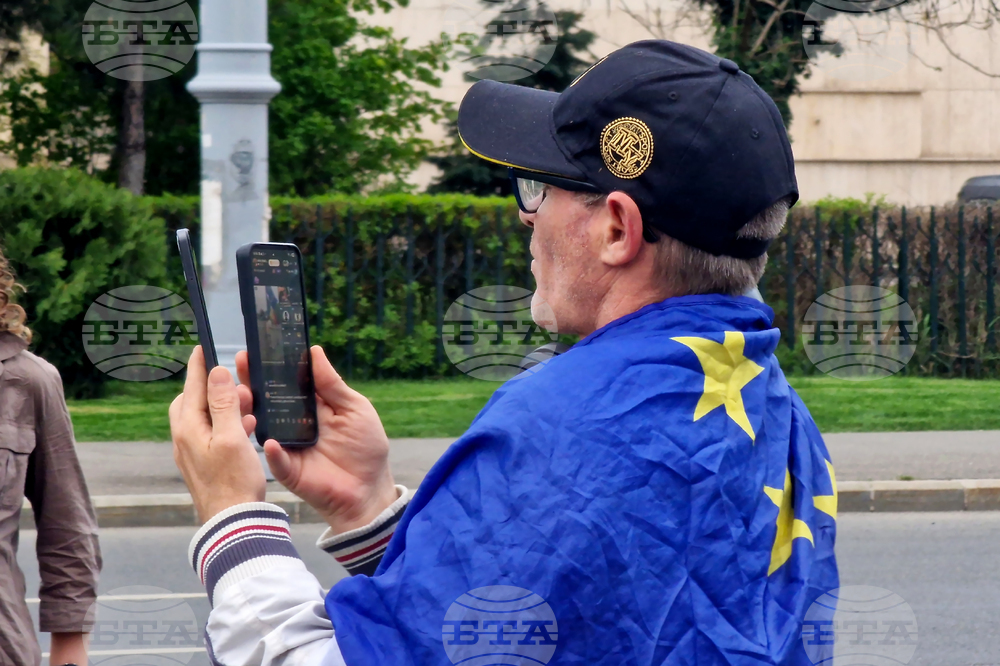 Румъния - Букурещ - подкрепа за румънския премиер Илие Боложан