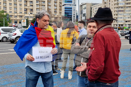 Румъния - Букурещ - подкрепа за румънския премиер Илие Боложан