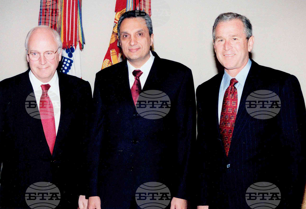 Преди 25 години президентът Джордж У. Буш посреща българския премиер Иван Костов в Белия дом 