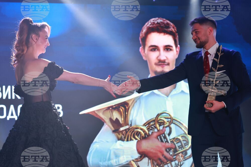 Horn Player Viktor Teodosiev Wins Stoyan Kambarev Foundation Award "Flight in Art"