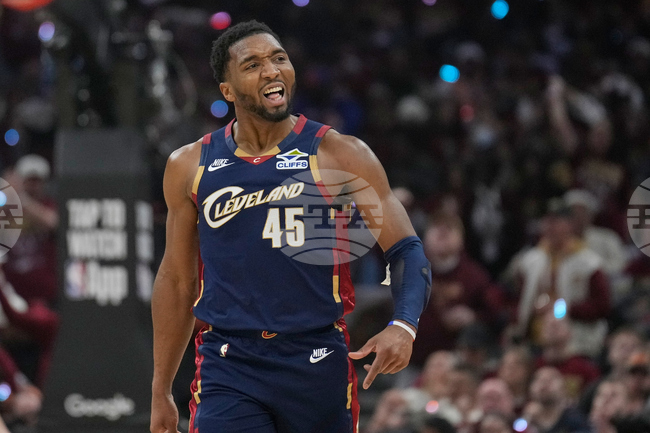 APTOPIX Raptors Cavaliers Basketball