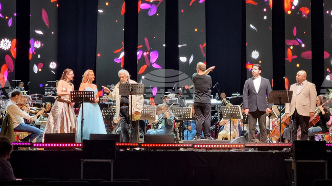 Светът, пътуването и работата с нови колеги ме правят щастлив, каза Пласидо Доминго преди концерта си във Варна 