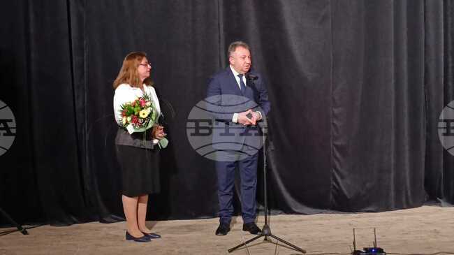 Дванадесетото издание на Международния детски театрален фестивал по приказки на класици „Братя Грим“ бе открито в Шумен