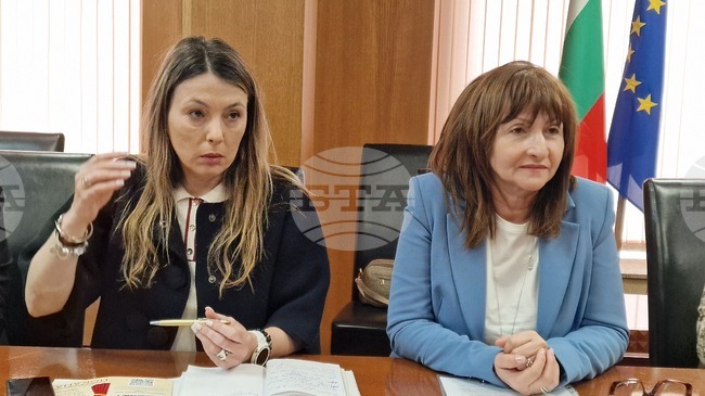 Проф. Пенко Господинов, Мирослава Гоговска и Стефани Лечева ще са в журито на конкурса за изпълнение на унгарска и българска литература