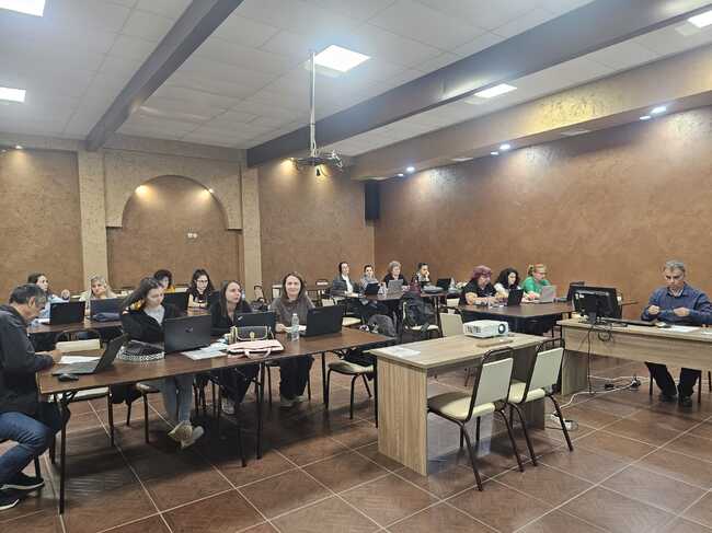 Педагози от училища и детски градини от област Търговище се обучаваха за повишаване на капацитета на екипите за обхват 