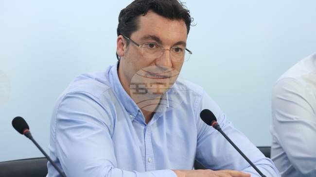 Socialist Leader Zarkov to Seek Confidence Vote, Vows to Resign if He Doesn't Get One